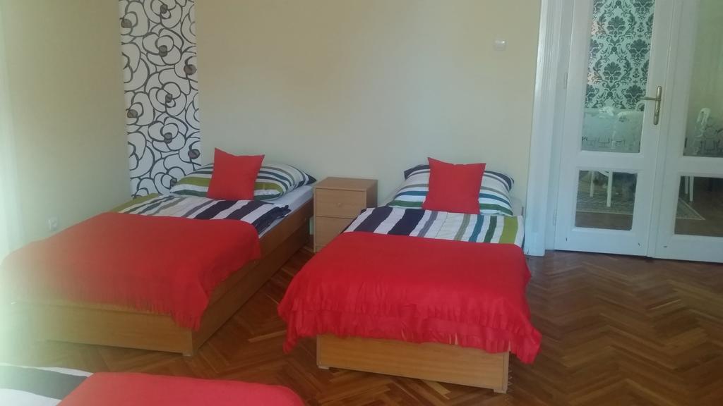 Horvath Apartmanhaz Kaposvar Bagian luar foto